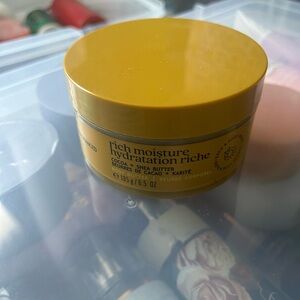 Bath & Body Works Rich Moisture Cocoa & Shea Butter - Yellow